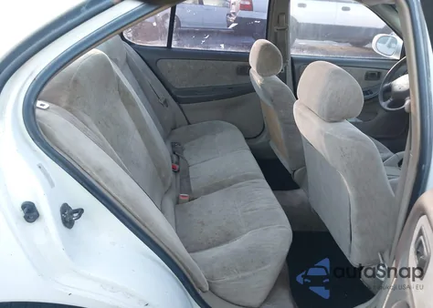 1998 Nissan Altima Gle/Gxe/Se/Xe z USA, uszkodzony, nr VIN 1N4DL01D2WC232588